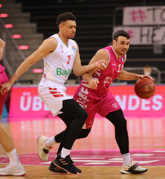 西部劲旅湖 西部劲旅湖