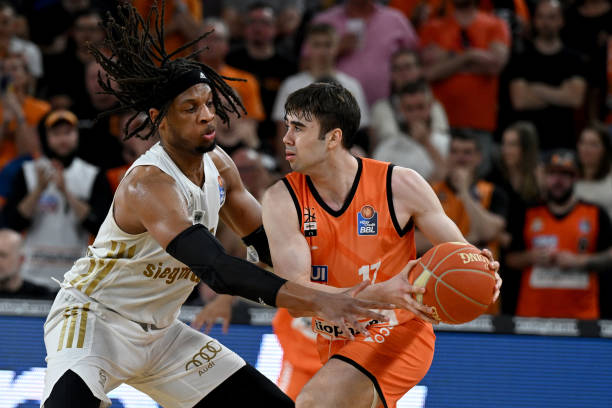 甲与欧冠赛 甲与欧冠赛